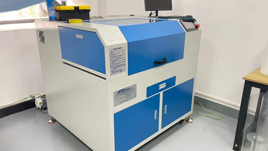 Laser cutting machine – MedZen factory