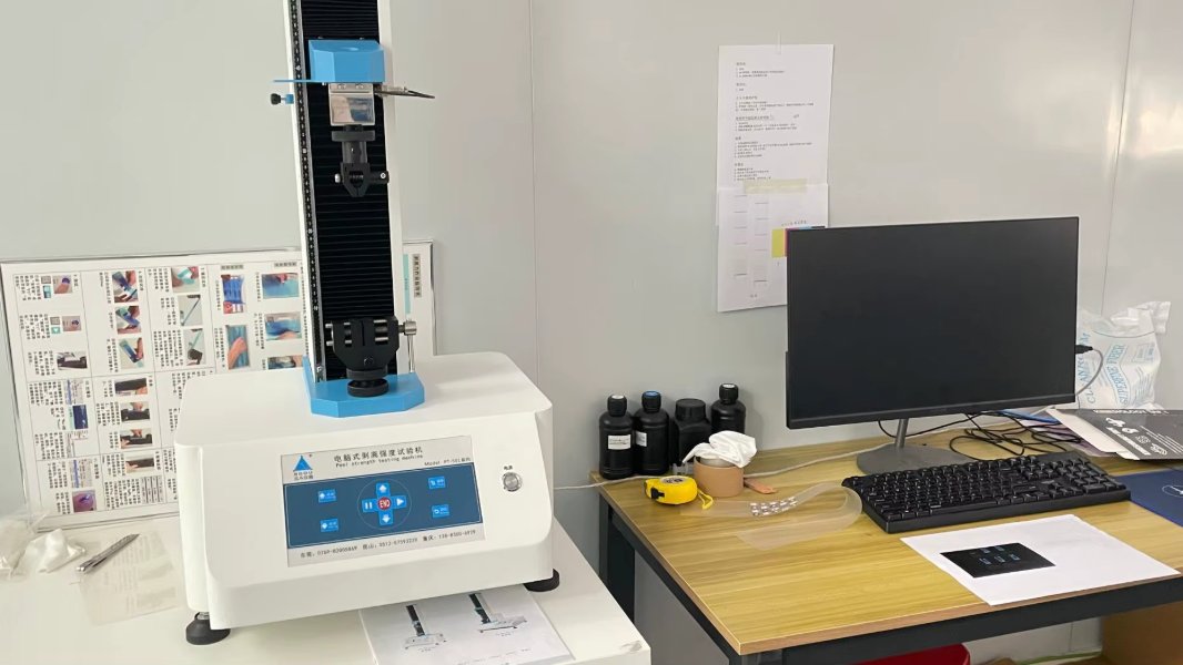 Tensile testing machine – MedZen factory